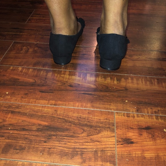 Pointy toed black flats - Picture 3 of 5